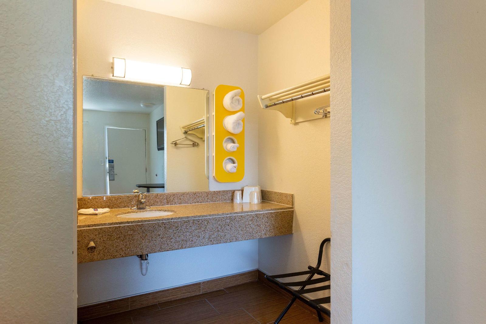 Motel 6 Washington DC Southeast - Camp Springs