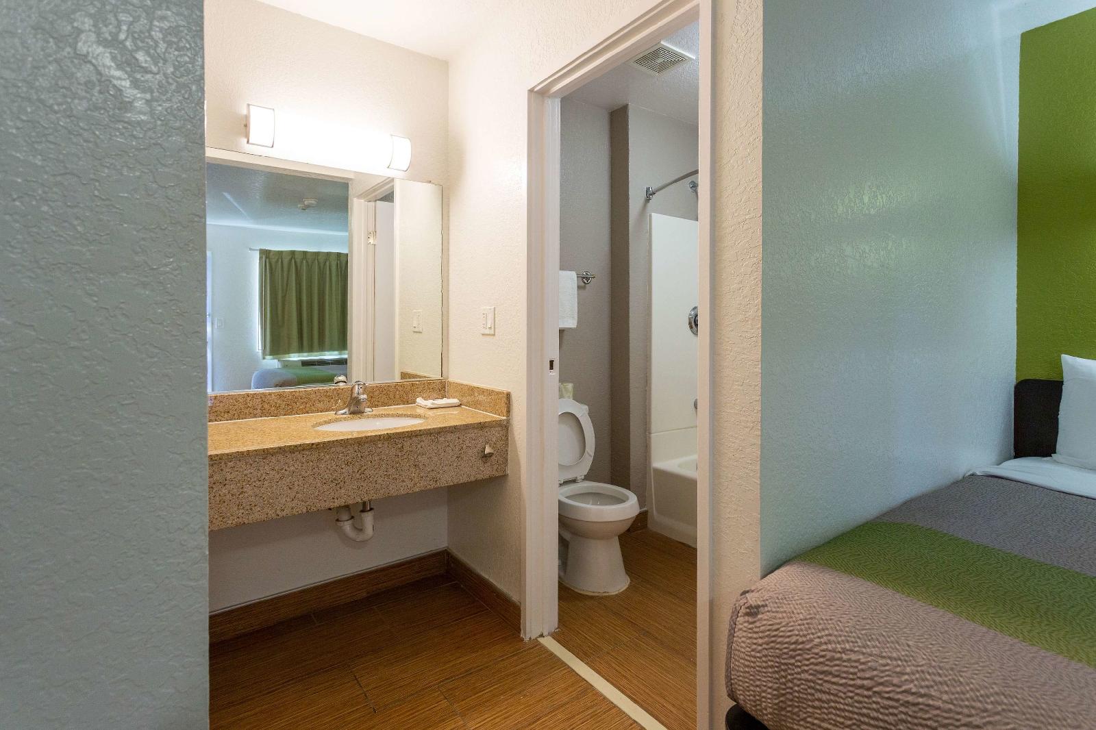 Motel 6 Washington DC Southeast - Camp Springs