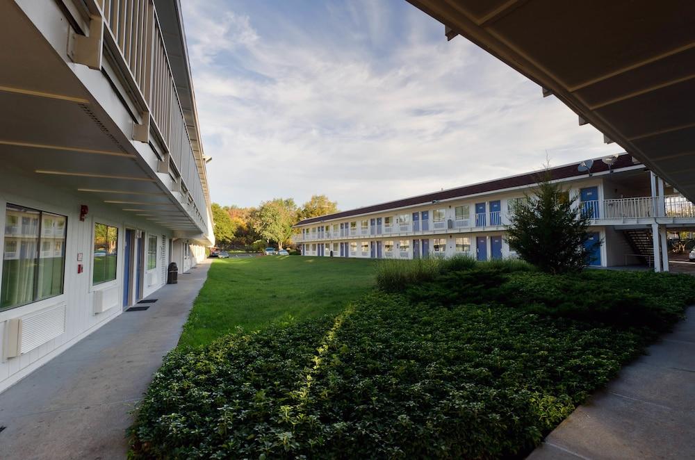 Motel 6 Washington DC Southeast - Camp Springs