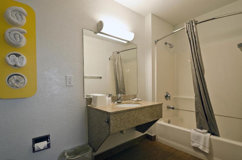 Motel 6 Washington DC Southeast - Camp Springs
