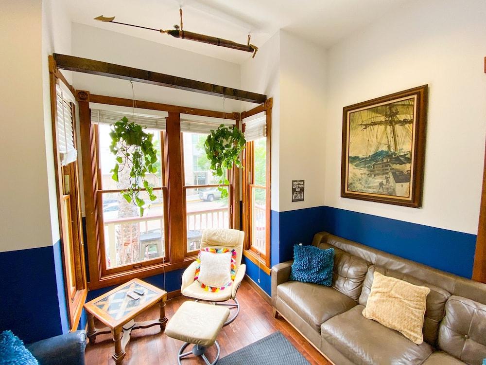 ITH Adventure Hostel San Diego