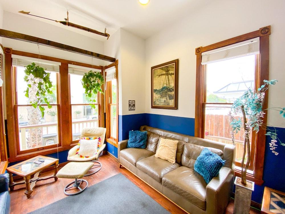 ITH Adventure Hostel San Diego