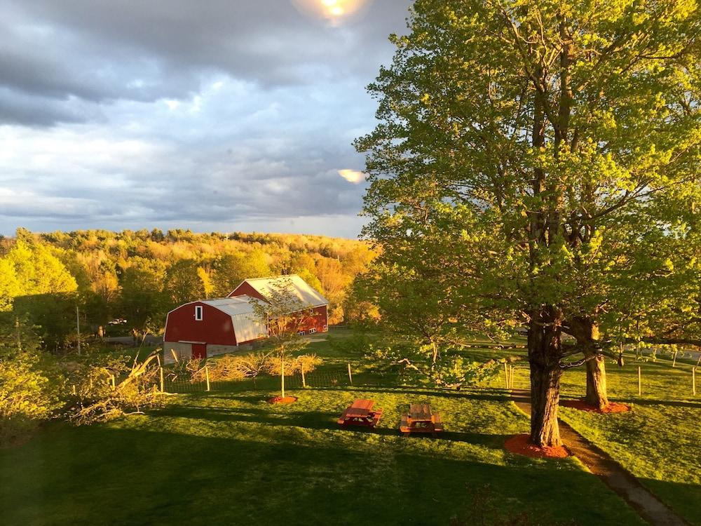 Maple Hill Farm Bed & Breakfast Inn and Conference Center