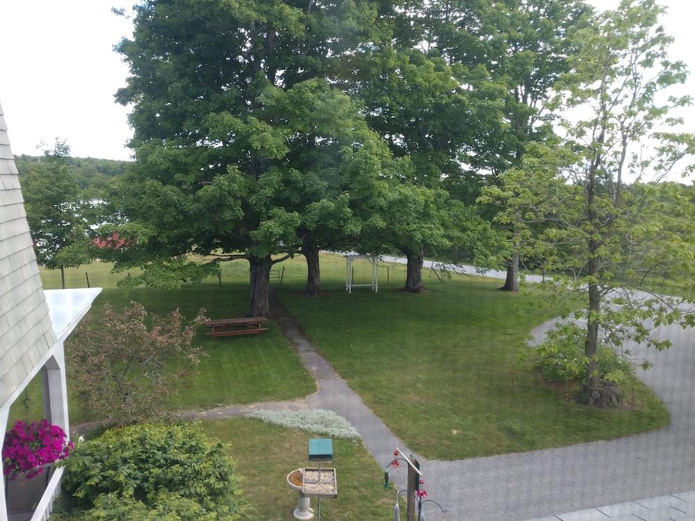 Maple Hill Farm Bed & Breakfast Inn and Conference Center