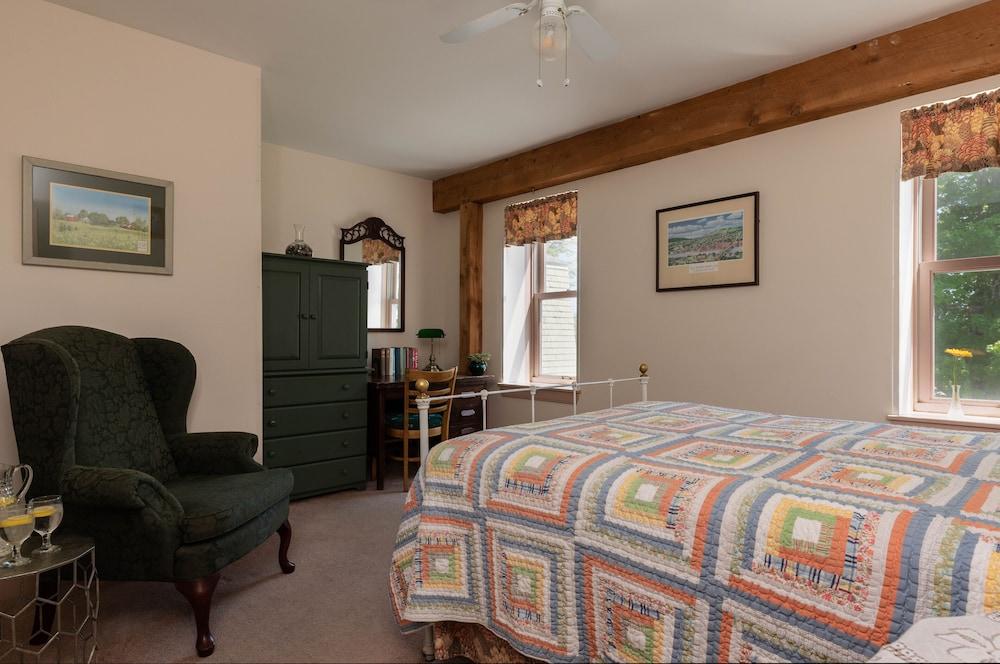 Maple Hill Farm Bed & Breakfast Inn and Conference Center