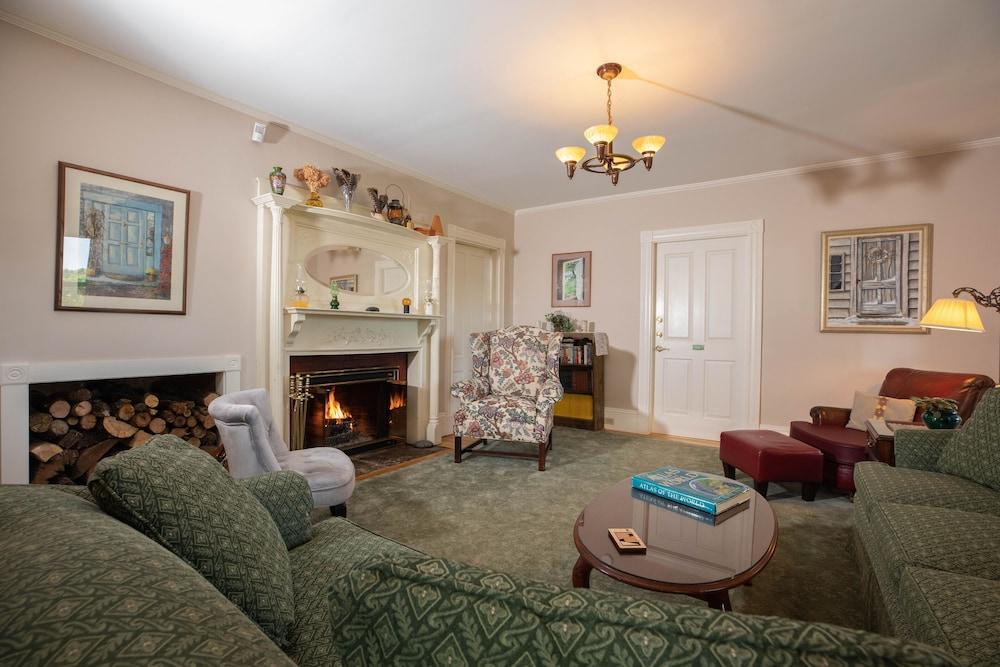 Maple Hill Farm Bed & Breakfast Inn and Conference Center