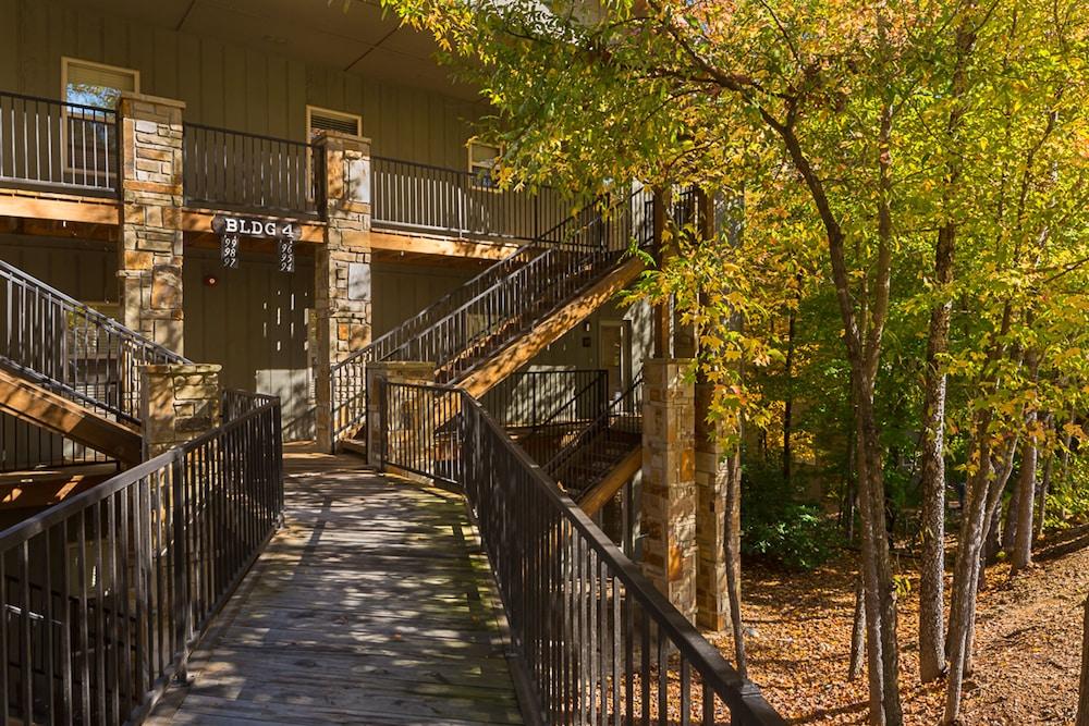 Los Lagos at Hot Springs Village