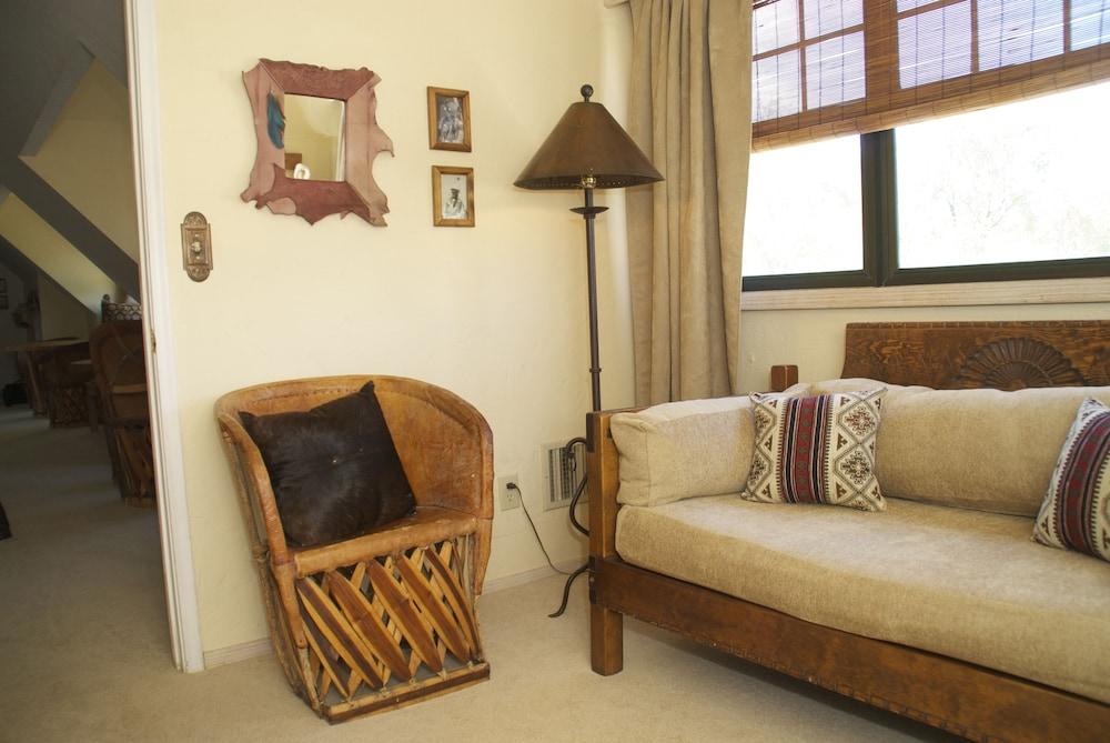 Tubac Country Inn
