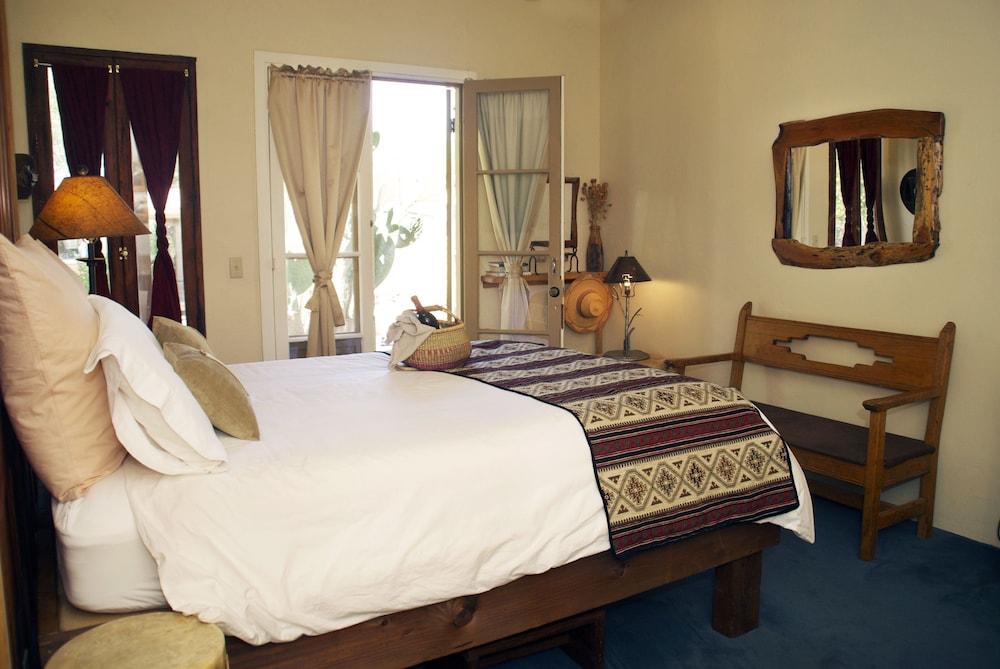 Tubac Country Inn