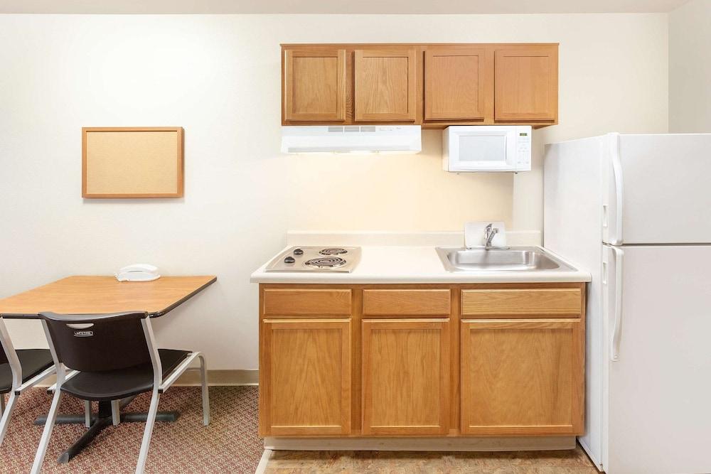 WoodSpring Suites Sioux Falls