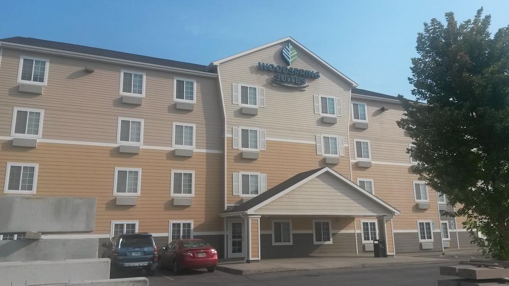 WoodSpring Suites Sioux Falls