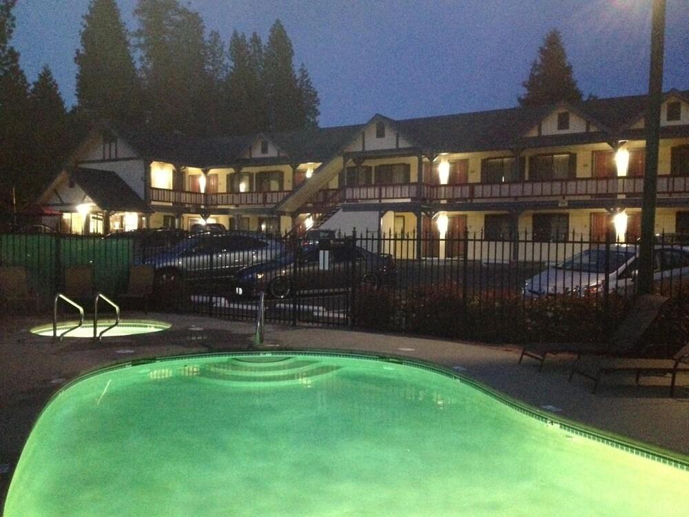 Wildwood Inn