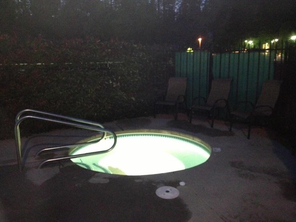 Wildwood Inn