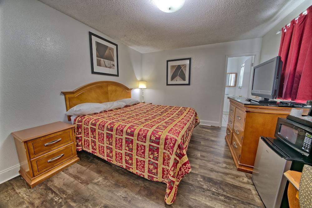 Aqua View Motel