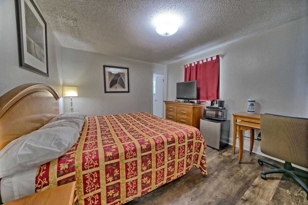 Aqua View Motel