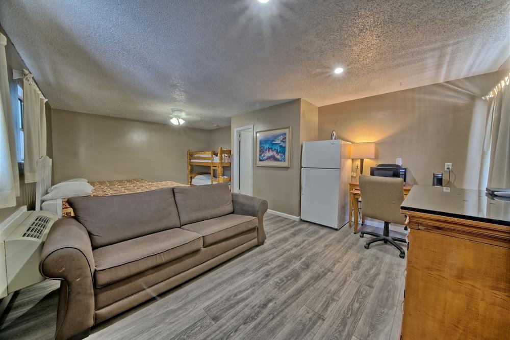 Aqua View Motel