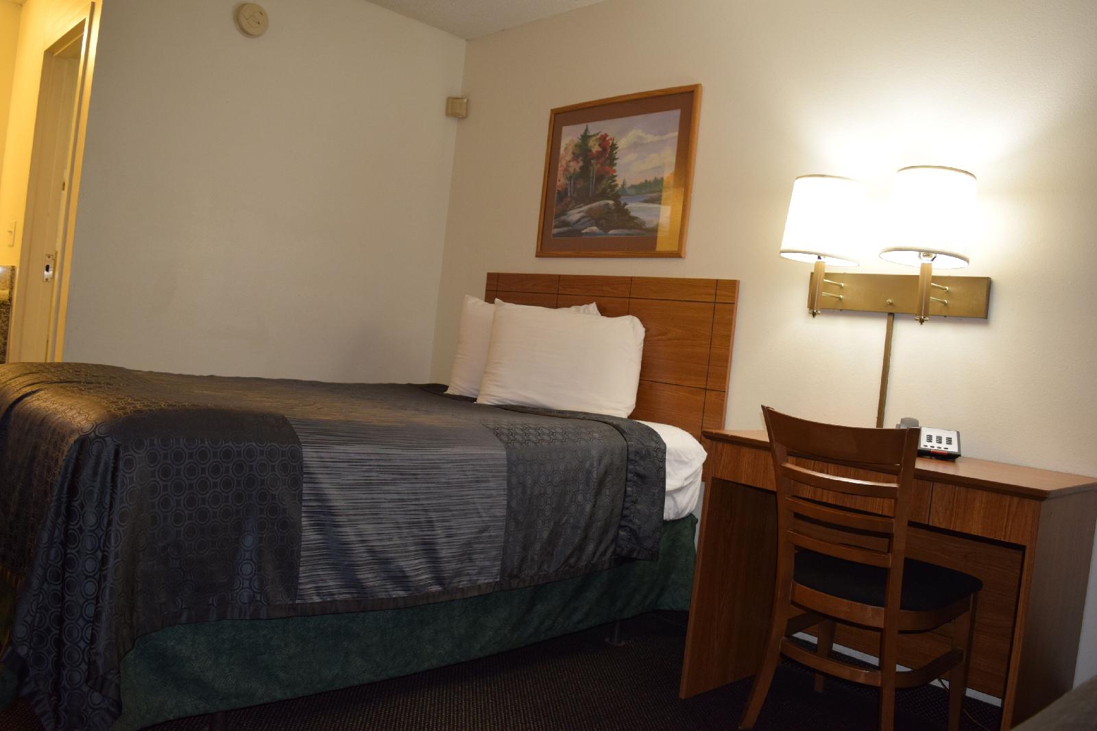 Oak Tree Inn Livonia (West)