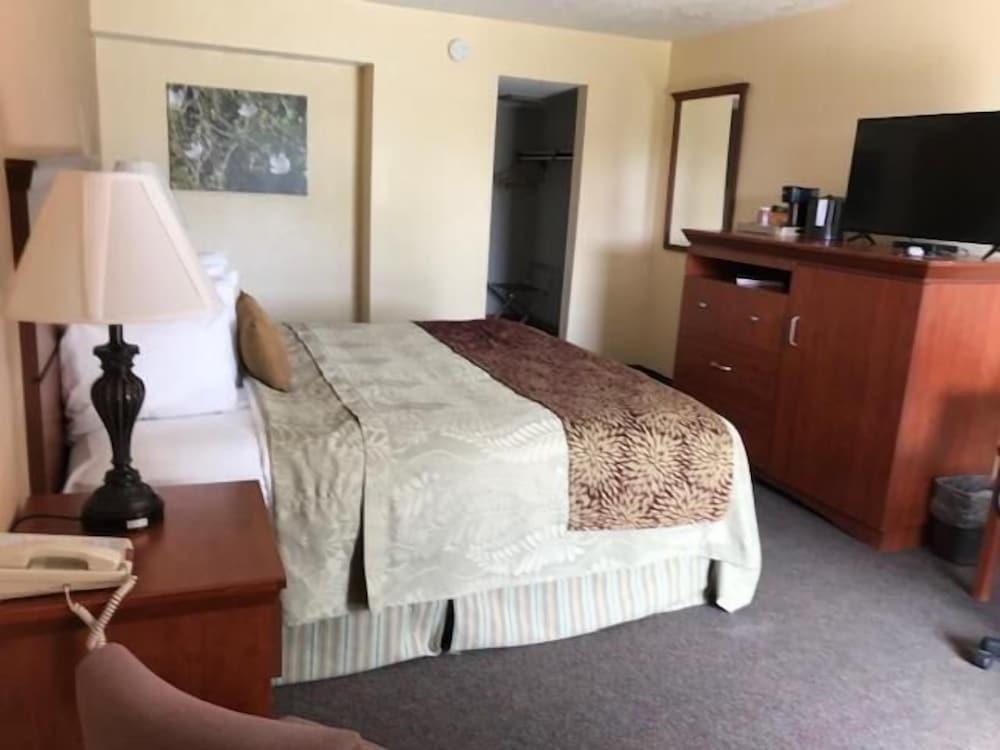 Elephant Butte Inn & Spa
