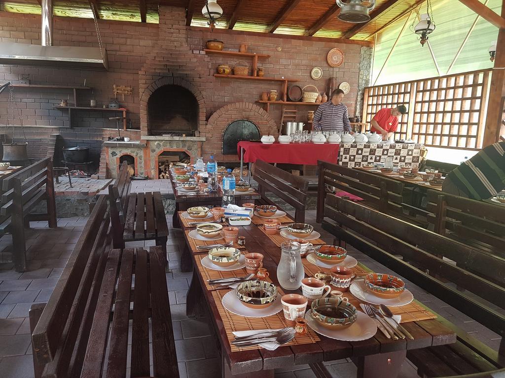 Hotel Piscul Negru