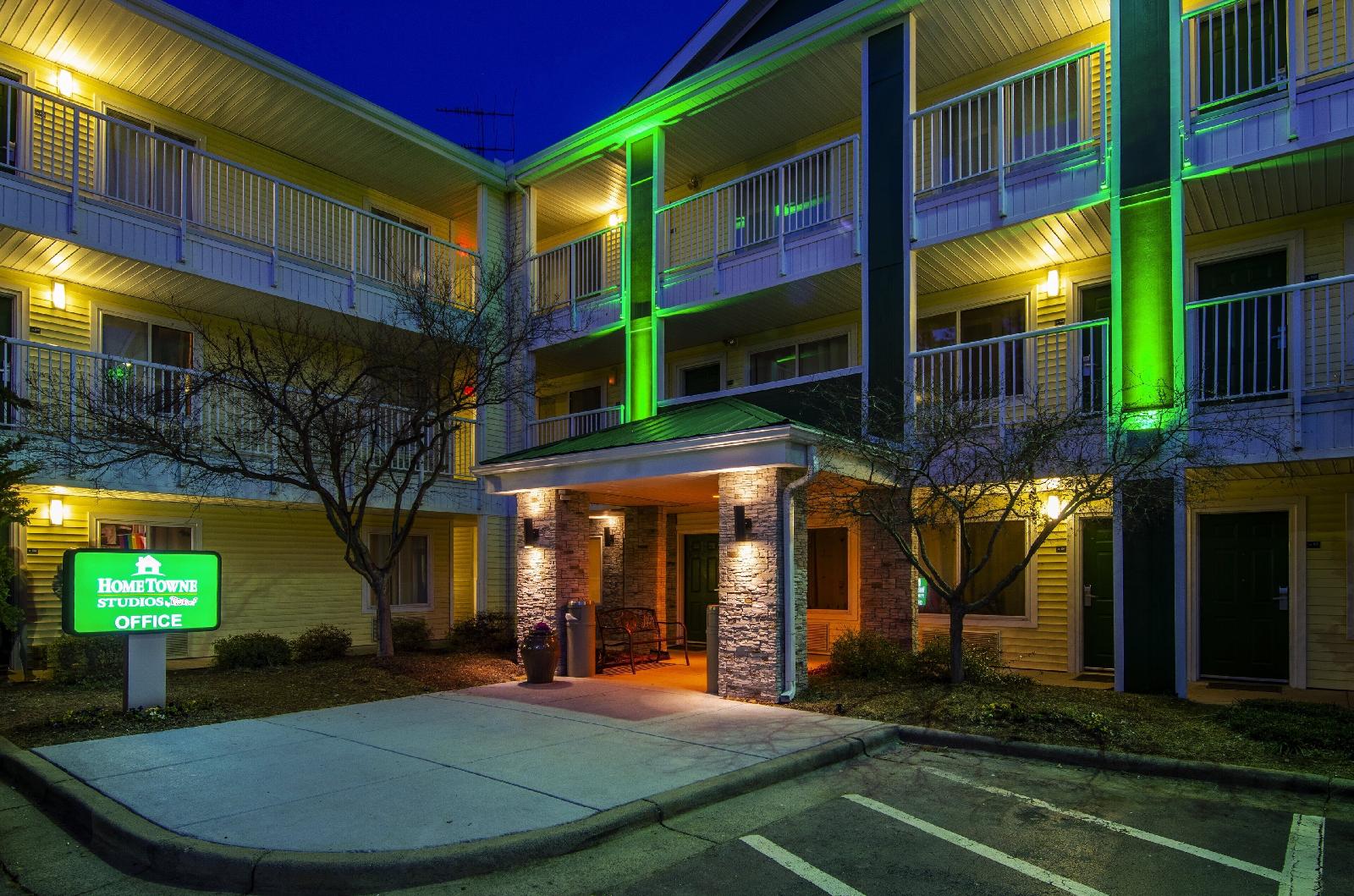 HomeTowne Studios Winston-Salem - University Pkwy