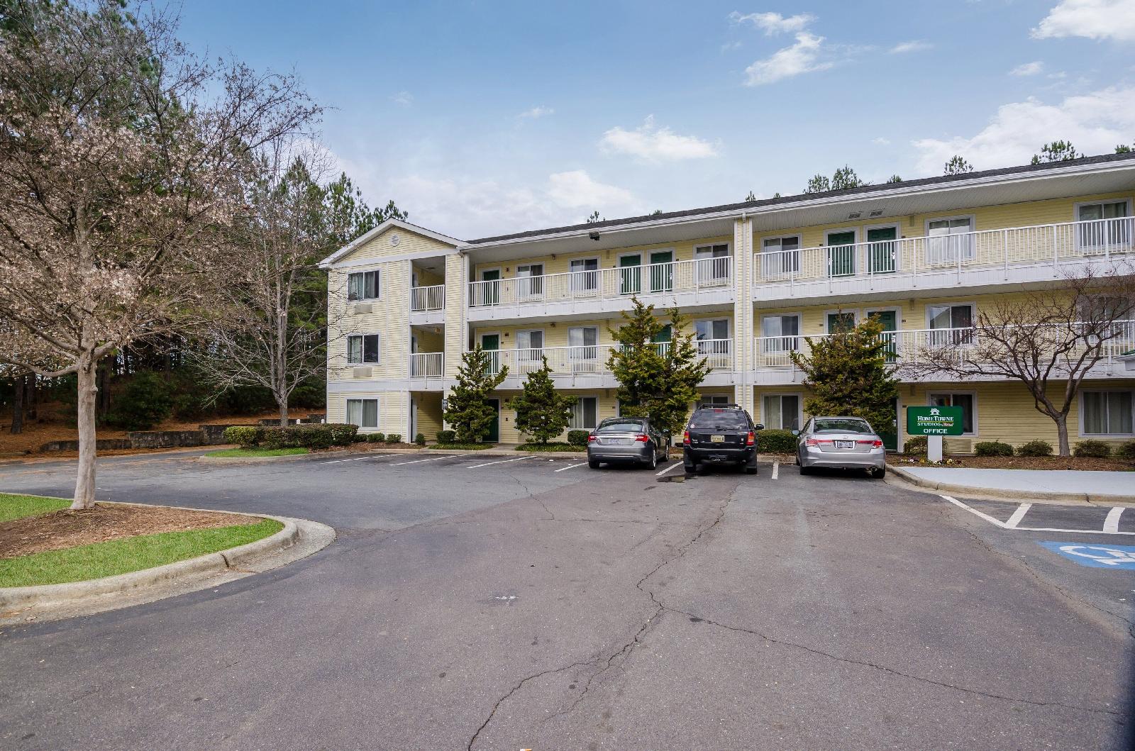 HomeTowne Studios Winston-Salem - University Pkwy