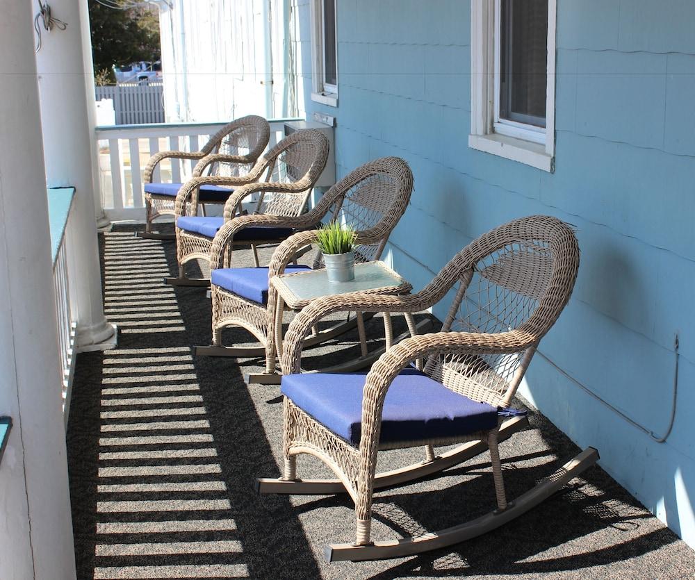 Ocean Breeze Hotel
