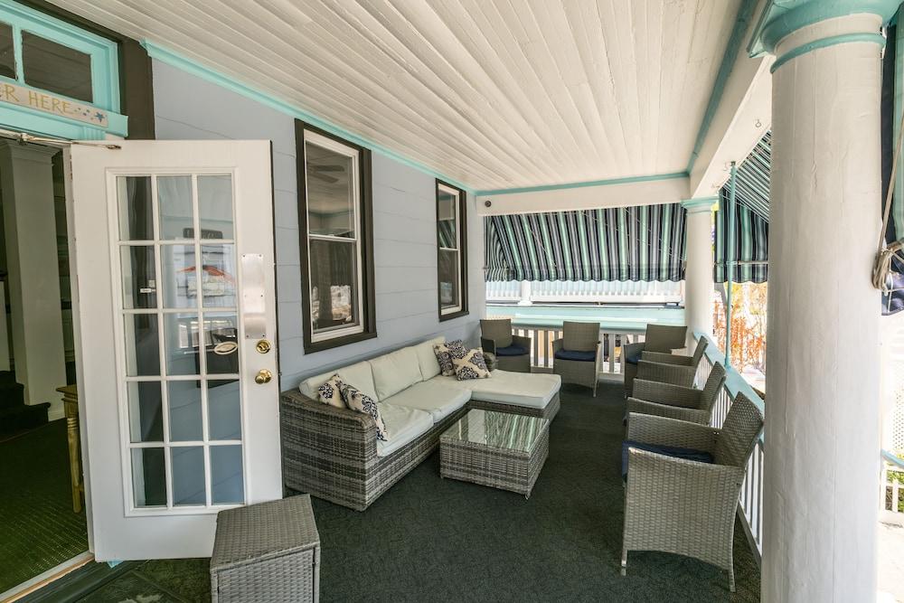 Ocean Breeze Hotel