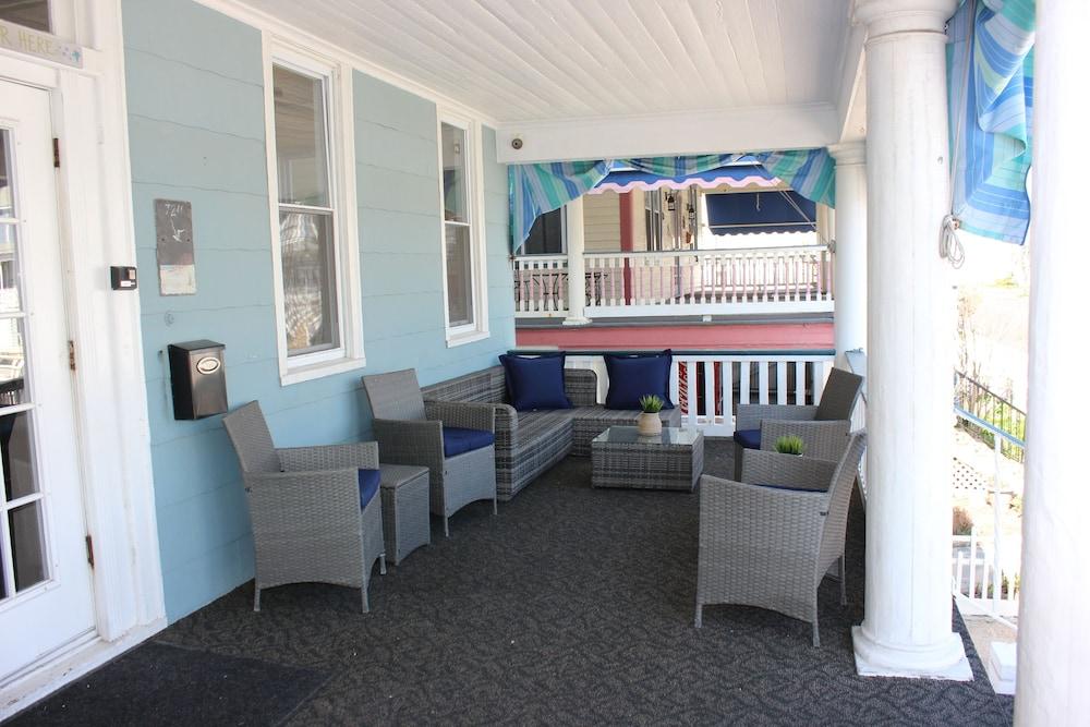 Ocean Breeze Hotel