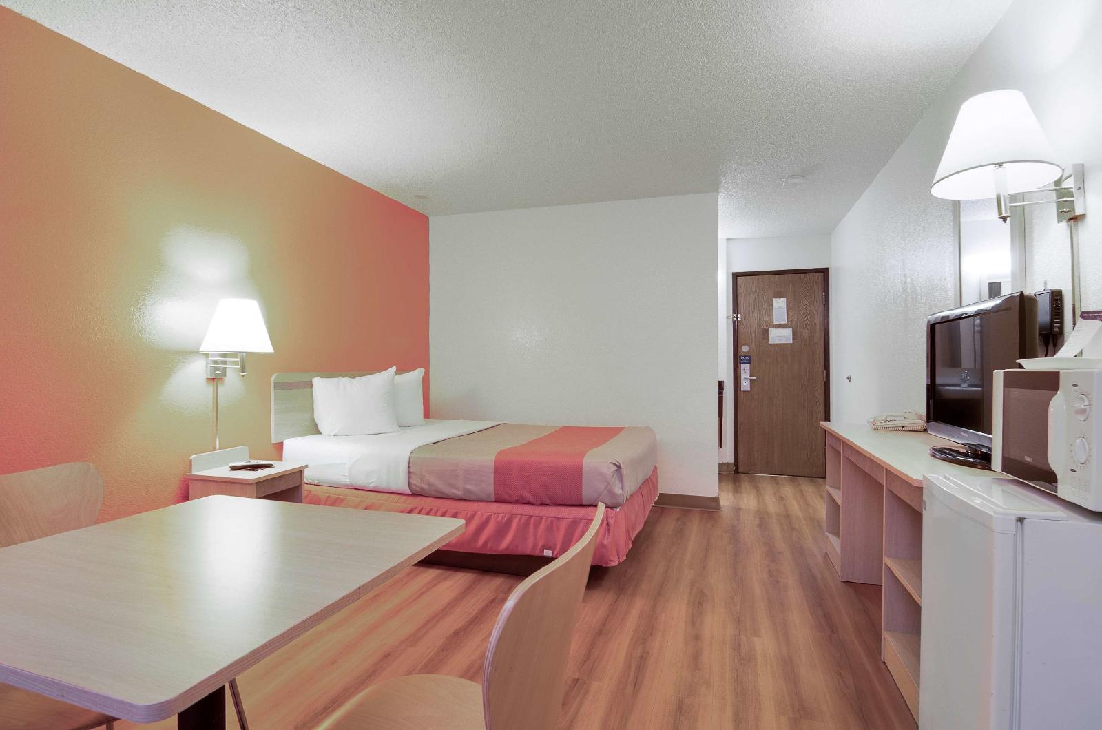 Motel 6 Colby