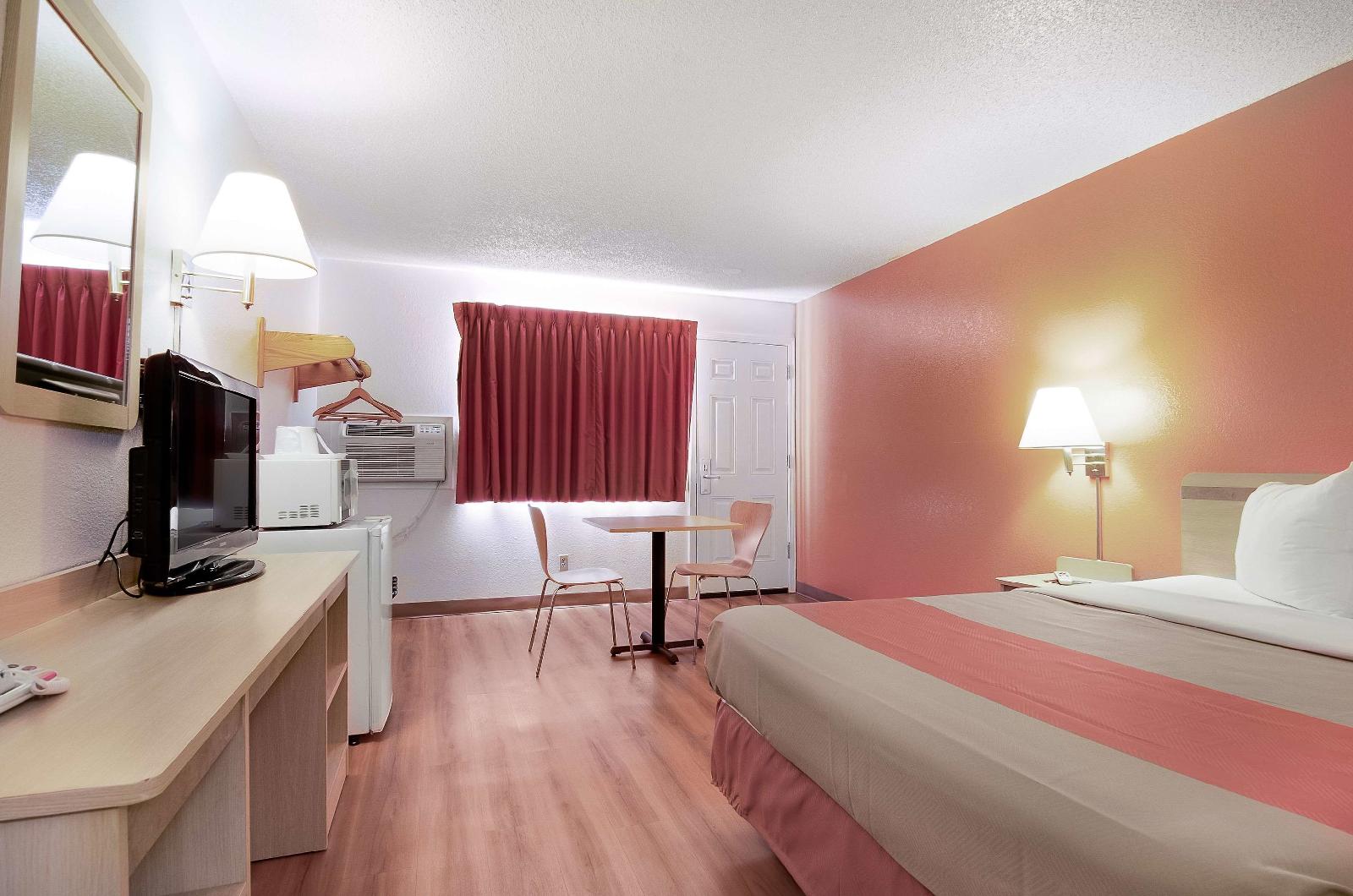 Motel 6 Colby