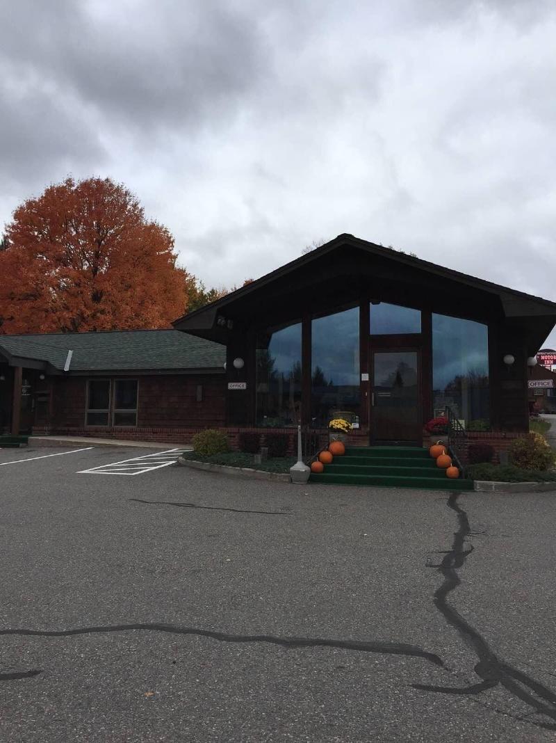 Cedar Motor Inn