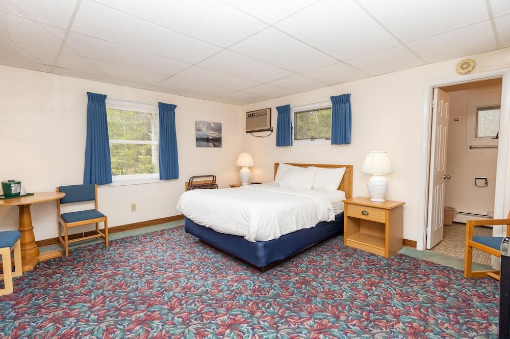 Cedar Motor Inn