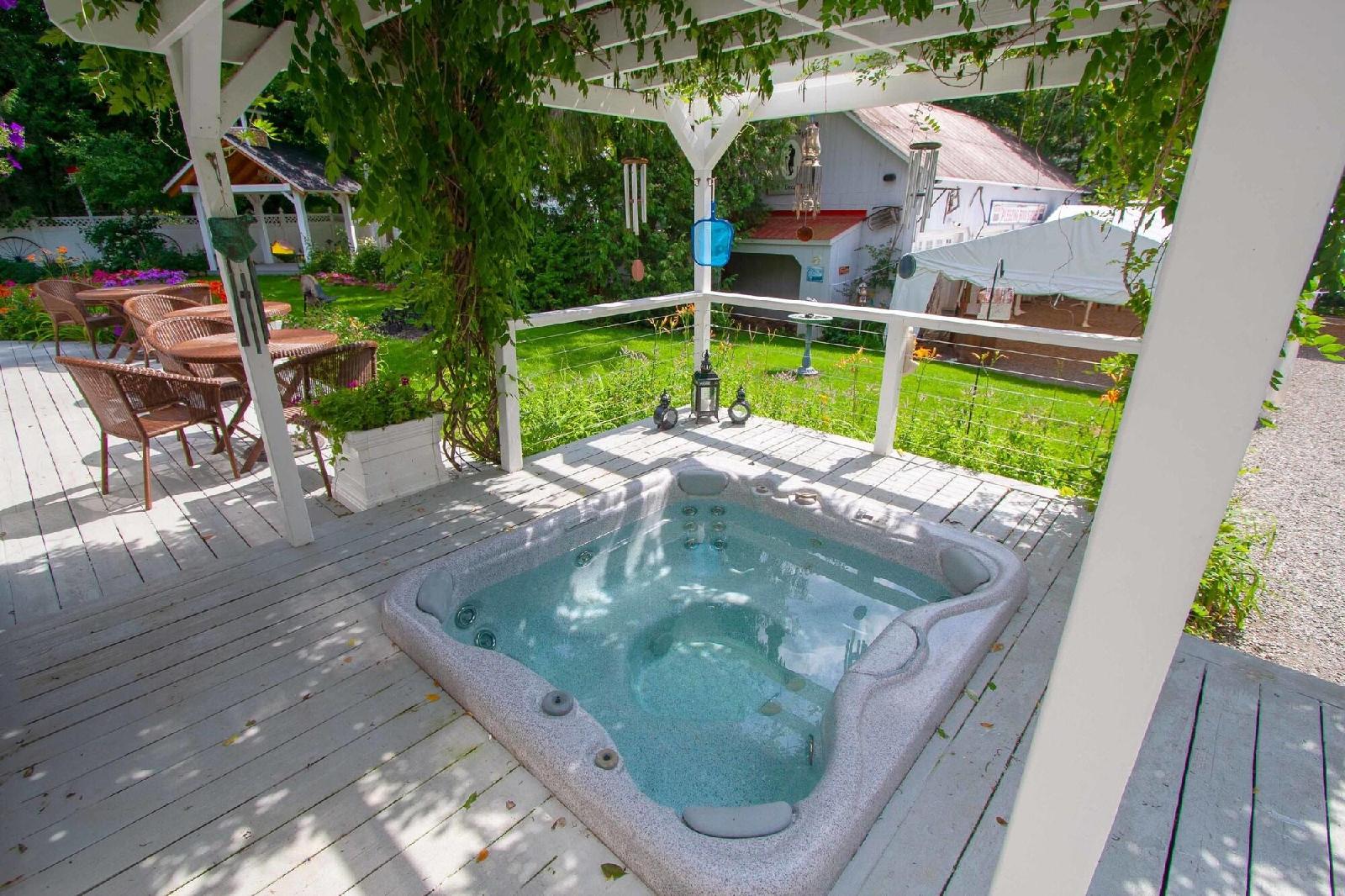 Phineas Swann Bed & Breakfast Country Inn
