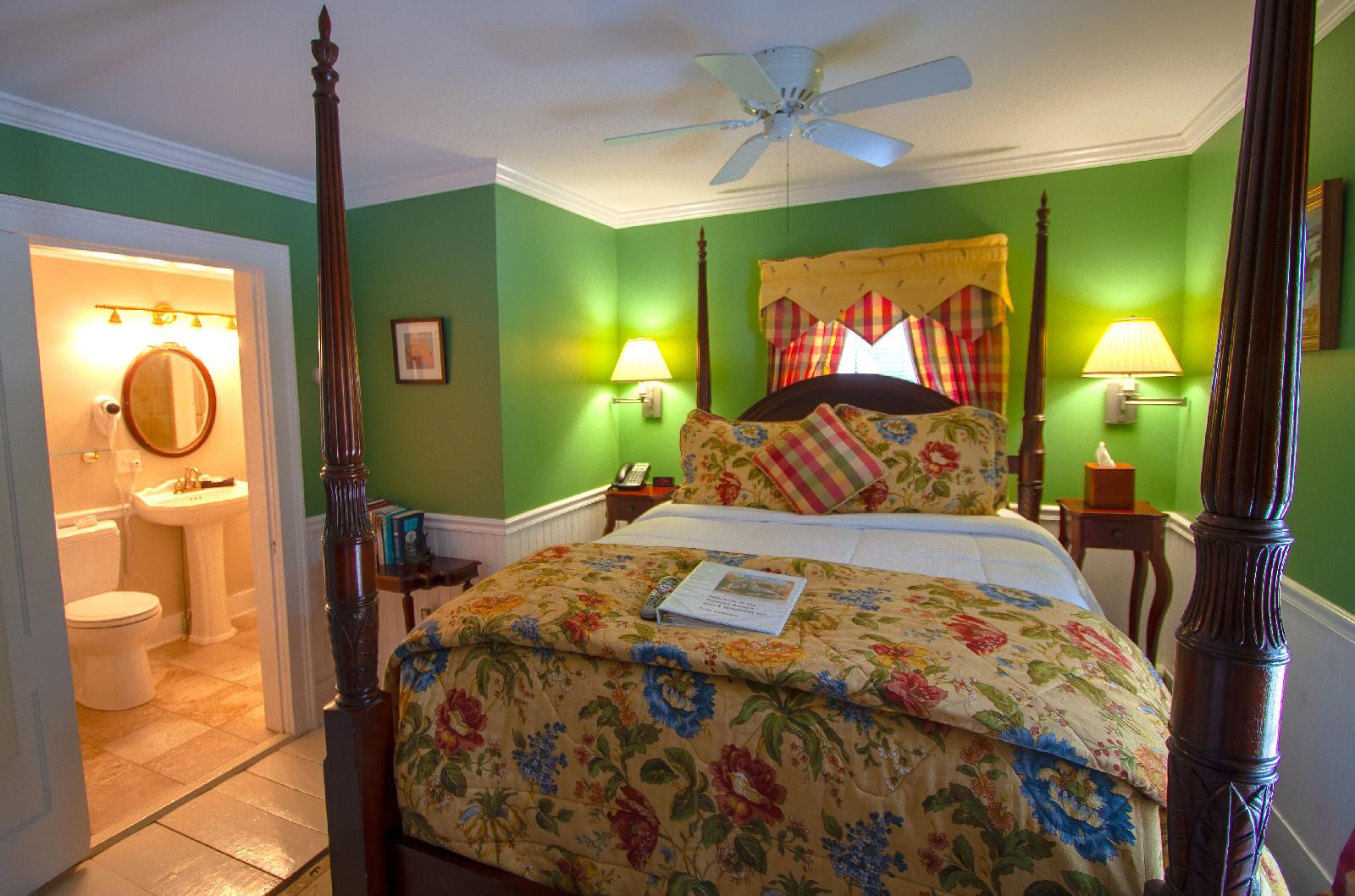 Phineas Swann Bed & Breakfast Country Inn