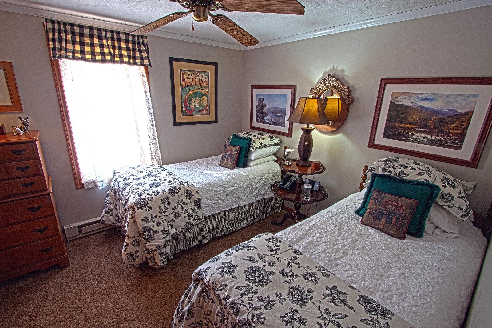 Phineas Swann Bed & Breakfast Country Inn
