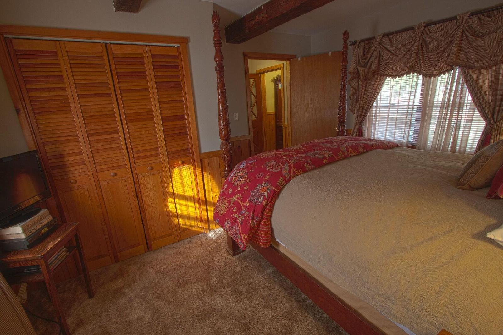 Phineas Swann Bed & Breakfast Country Inn
