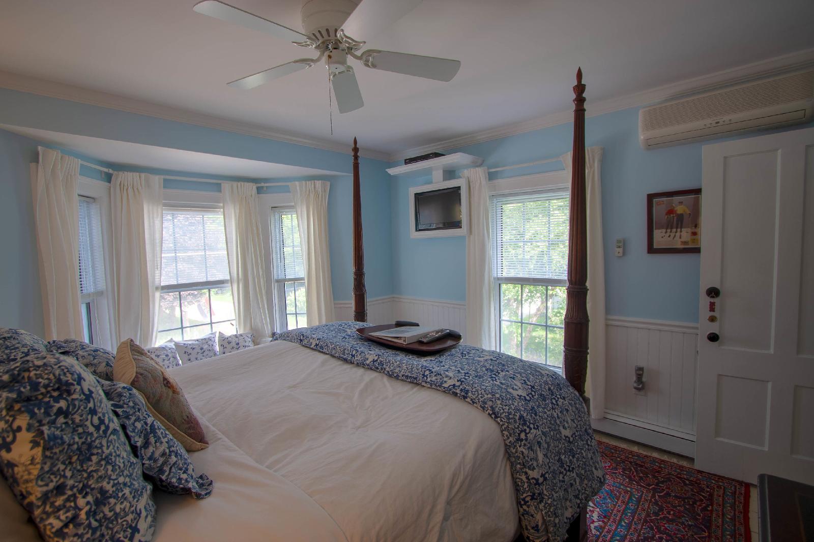 Phineas Swann Bed & Breakfast Country Inn
