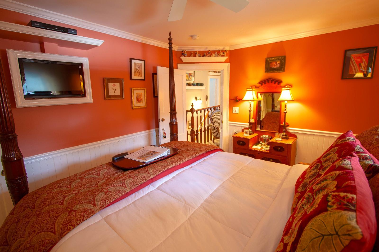 Phineas Swann Bed & Breakfast Country Inn