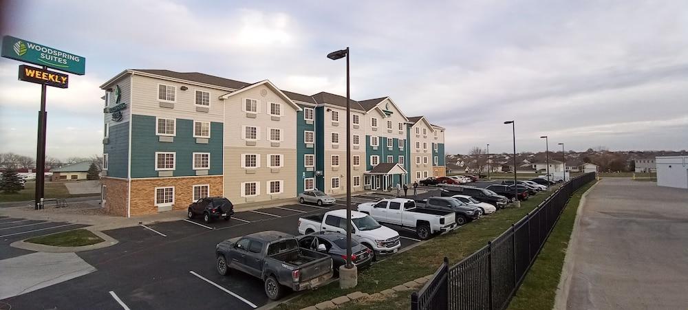 WoodSpring Suites Lincoln