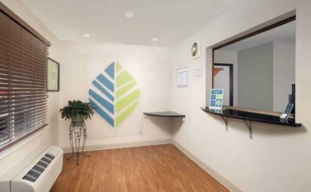 WoodSpring Suites Lincoln