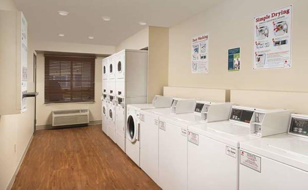 WoodSpring Suites Lincoln