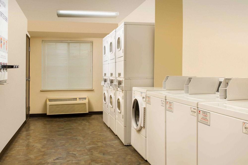 WoodSpring Suites Lincoln
