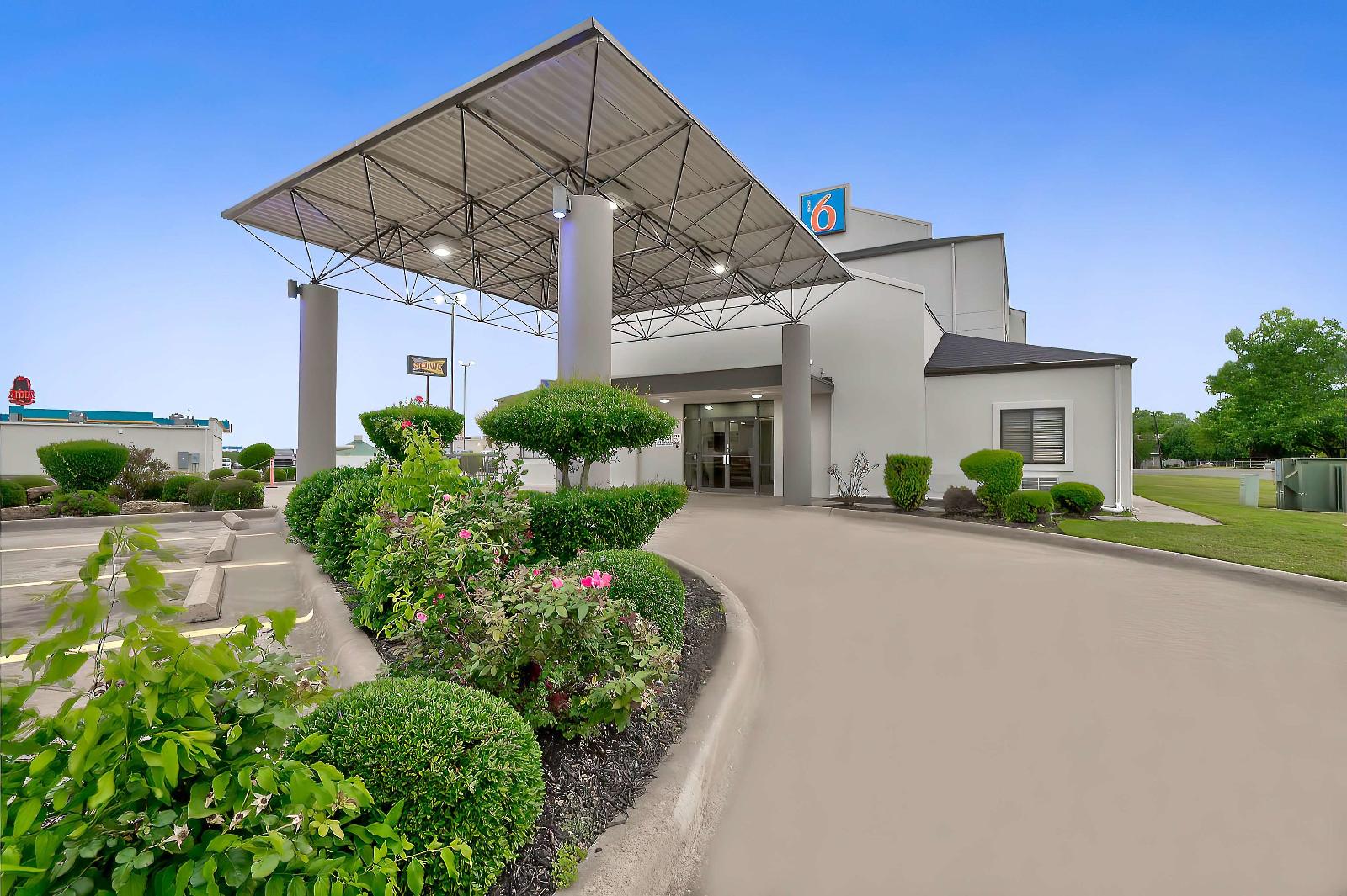 Motel 6 Denison