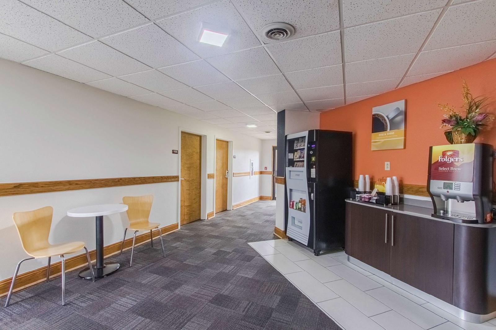 Motel 6 Cloverdale