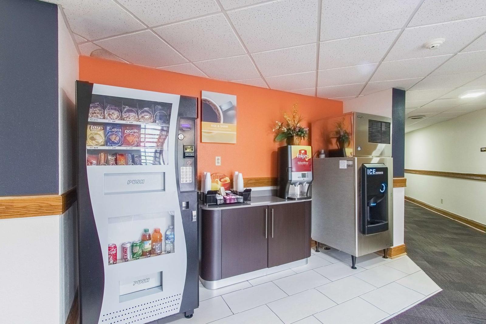 Motel 6 Cloverdale