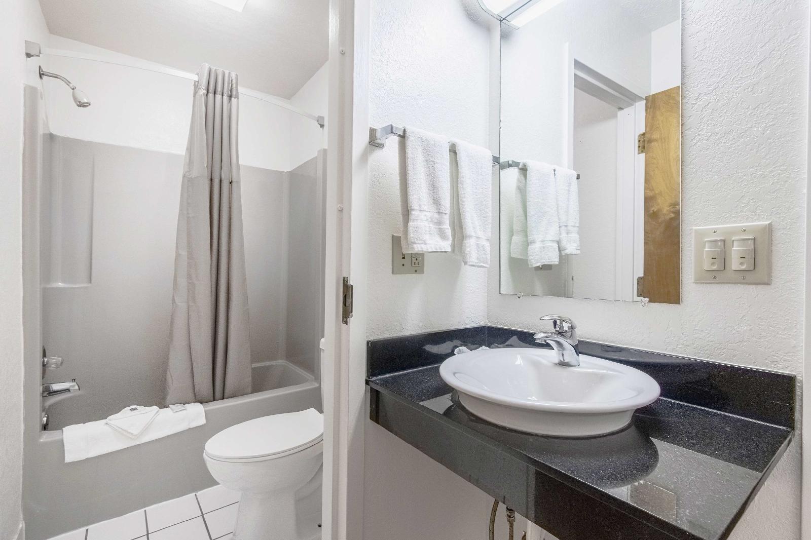 Motel 6 Cloverdale