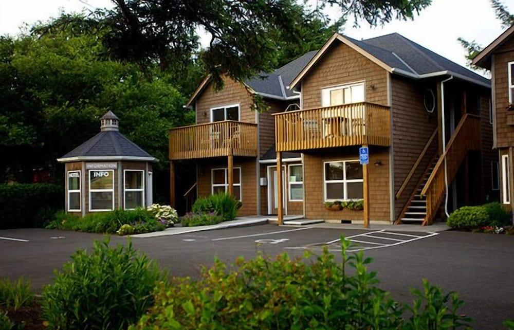 Lighthouse Inn