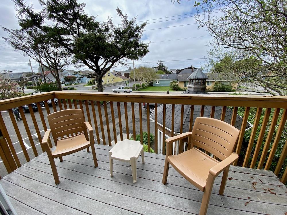 Lighthouse Inn