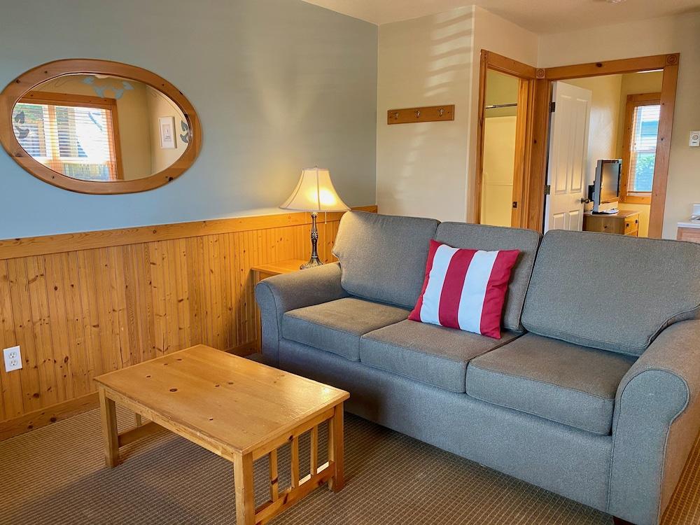 Lighthouse Inn