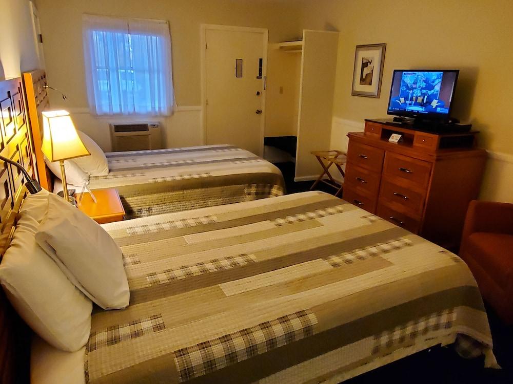 Cedar Crest Inn
